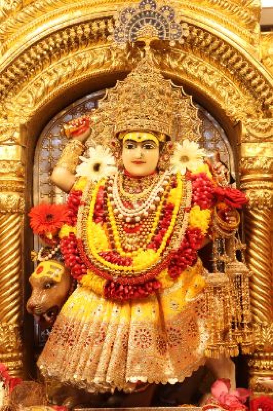 नवरात्र के पांचवें दिन झंडेवाला देवी मंदिर में मां स्कंदमाता की भव्य पूजा-अर्चना