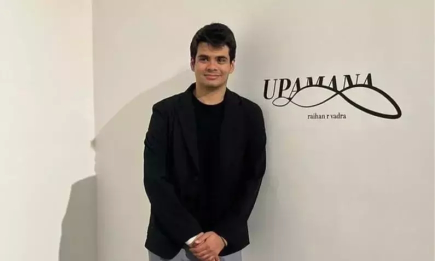 प्रियंका गांधी के बेटे की फोटो प्रदर्शनी से 70 तस्वीरें हटाने का दावा, क्या है पूरा मामला?